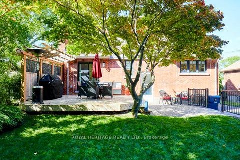 Photo 5 at 35 Glen Muir Drive, Cliffcrest, Toronto