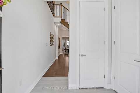 Photo 3 at 1183 Queens Plate Road W, GA Glen Abbey, Oakville