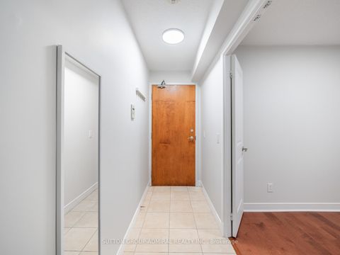 Photo 7 at 1016 - 31 Bales Avenue, Willowdale East, Toronto