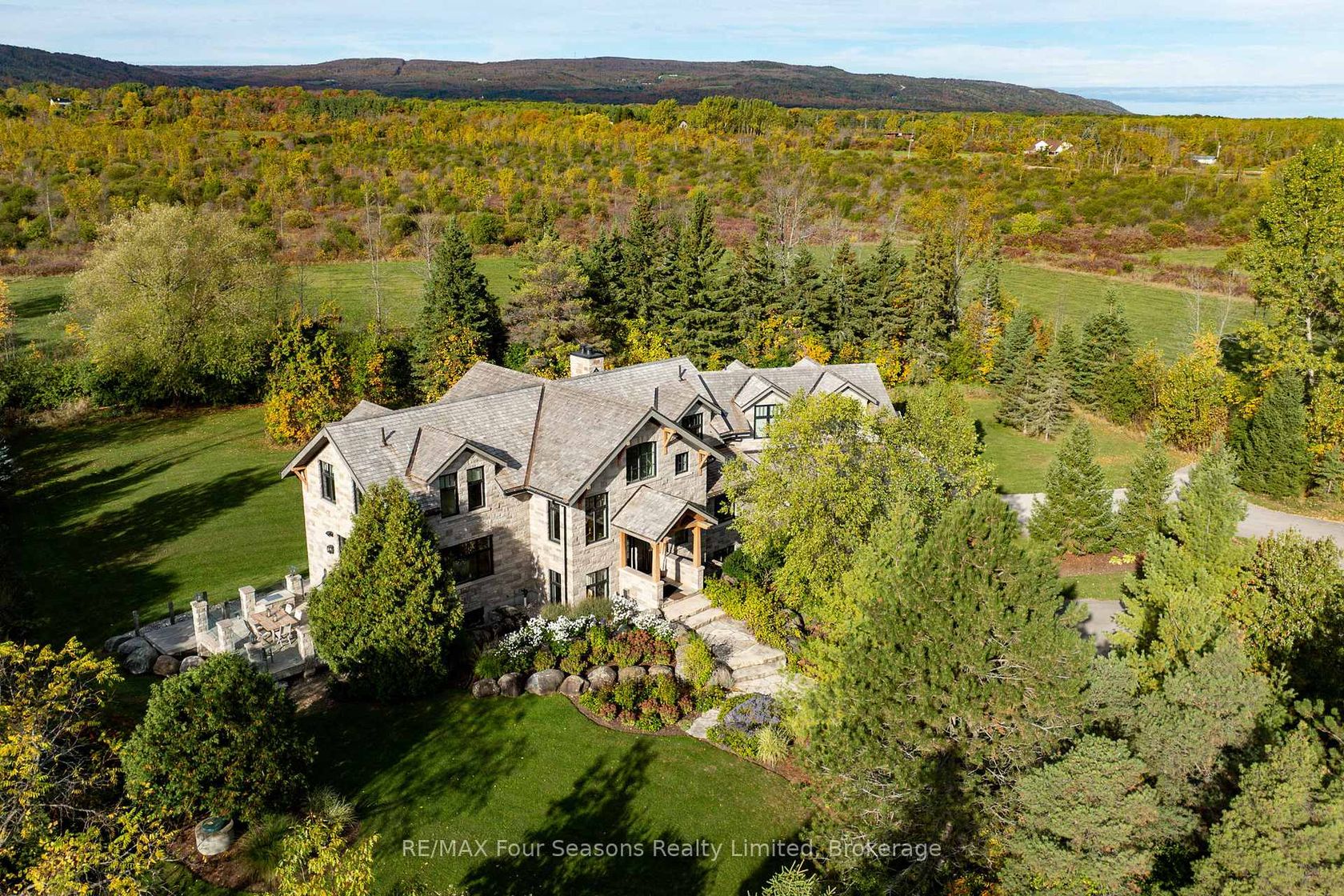 2710 Nottawasaga 10 Concession N, Rural Clearview, Clearview photo number 2