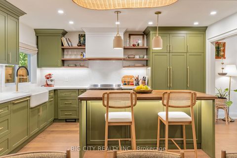 Photo 2 at 28 Humberview Road, Lambton Baby Point, Toronto