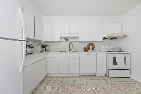 Photo 5 at 1501 - 45 Carlton Street, Yonge Corridor, Toronto Photo 5 at 1501 - 45 Carlton Street, Yonge Corridor, Toronto