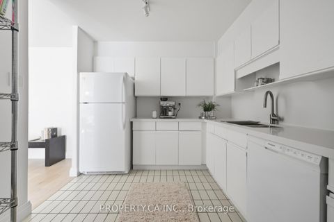 Photo 6 at 1501 - 45 Carlton Street, Yonge Corridor, Toronto Photo 6 at 1501 - 45 Carlton Street, Yonge Corridor, Toronto