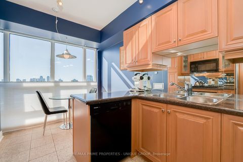 Photo 15 at 1404 - 10 Delisle Avenue, St. Clair, Toronto