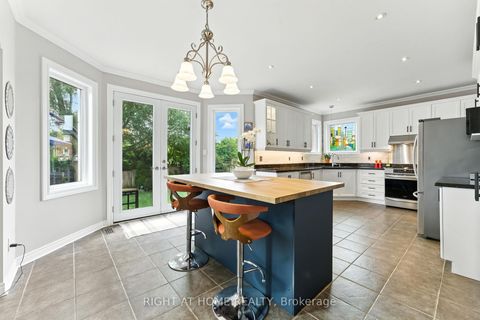 Photo 5 at 2465 Whistling Springs Crescent, WM Westmount, Oakville