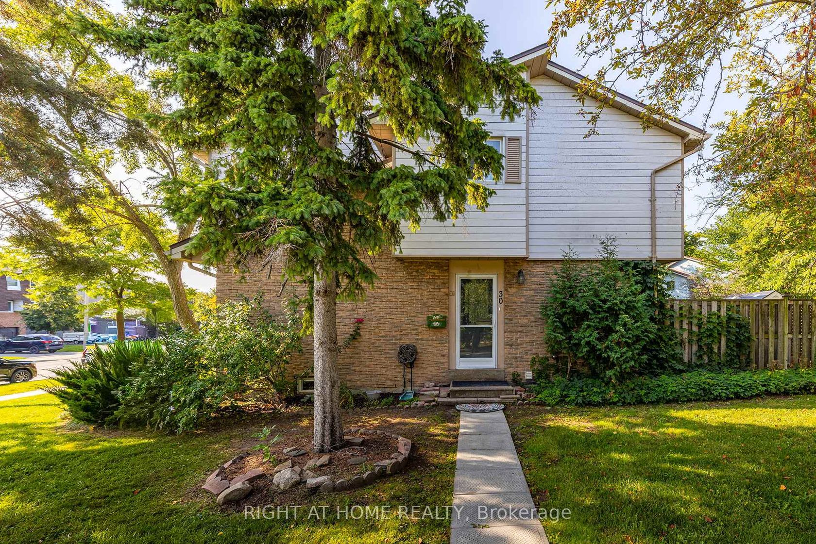 30 - 6540 Falconer Drive, Streetsville, Mississauga by Loree Meneguzzi Real Estate 30 - 6540 Falconer Drive, Streetsville, Mississauga
