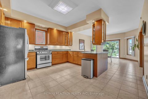 Photo 6 at 36A Puccini Drive, Oak Ridges, Richmond Hill