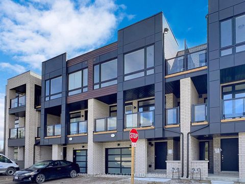 Photo 2 at 41 Kintall Way, Steeles West Industrial, Vaughan