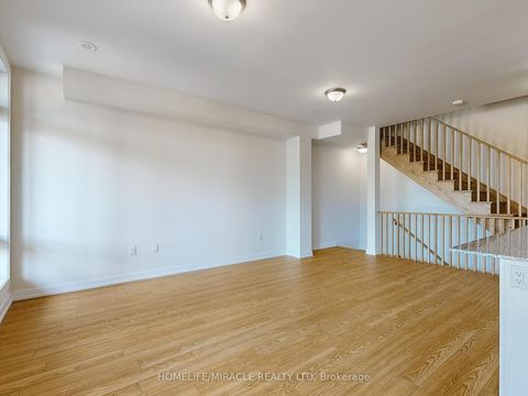 Photo 5 at 41 Kintall Way, Steeles West Industrial, Vaughan