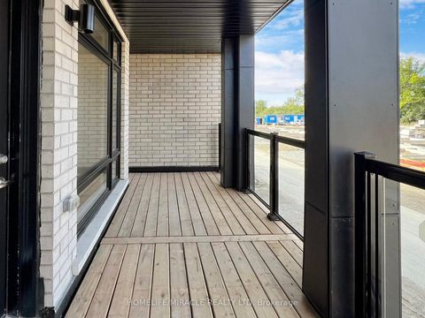 Photo 6 at 41 Kintall Way, Steeles West Industrial, Vaughan