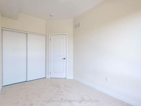 Photo 24 at 41 Kintall Way, Steeles West Industrial, Vaughan
