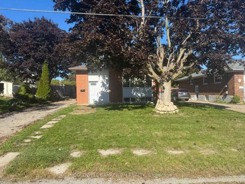 Photo 0 at 2 Summerfield Court, Bowmanville, Clarington