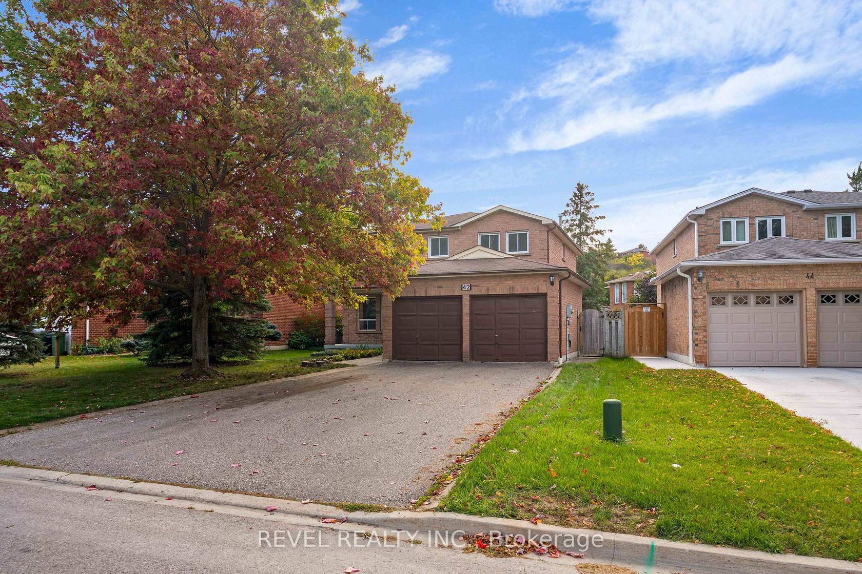 42 Deer Valley Drive, Bolton West, Caledon by Loree Meneguzzi Real Estate 42 Deer Valley Drive, Bolton West, Caledon