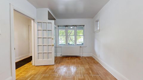 Photo 2 at 196 Markham Street, Bellwoods, Toronto