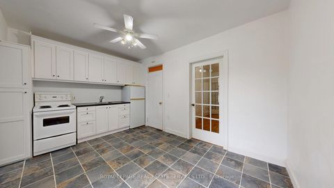 Photo 13 at 196 Markham Street, Bellwoods, Toronto