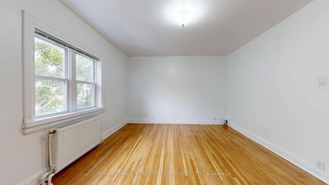 Photo 18 at 196 Markham Street, Bellwoods, Toronto