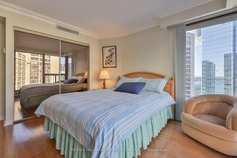 Photo 10 at 3006 - 65 Harbour Square, Waterfront Communities C1, Toronto