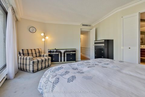 Photo 13 at 3006 - 65 Harbour Square, Waterfront Communities C1, Toronto