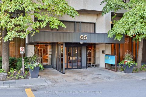 Photo 26 at 3006 - 65 Harbour Square, Waterfront Communities C1, Toronto