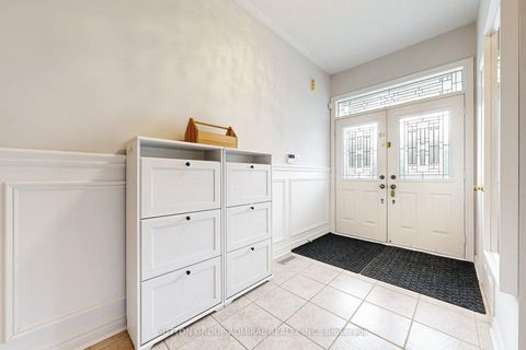 Photo 3 at 86 Autumn Hill Boulevard, Patterson, Vaughan