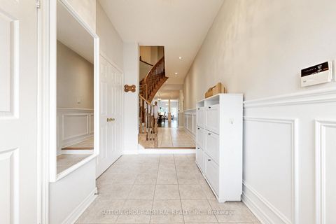 Photo 4 at 86 Autumn Hill Boulevard, Patterson, Vaughan