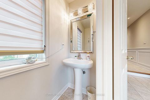 Photo 5 at 86 Autumn Hill Boulevard, Patterson, Vaughan