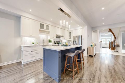 Photo 10 at 86 Autumn Hill Boulevard, Patterson, Vaughan