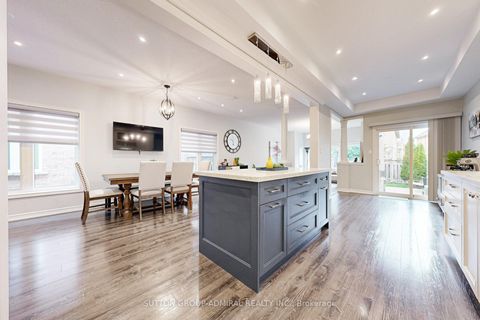 Photo 11 at 86 Autumn Hill Boulevard, Patterson, Vaughan