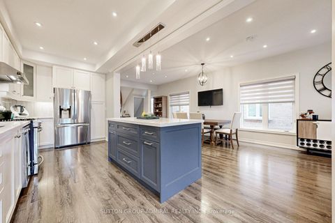 Photo 14 at 86 Autumn Hill Boulevard, Patterson, Vaughan