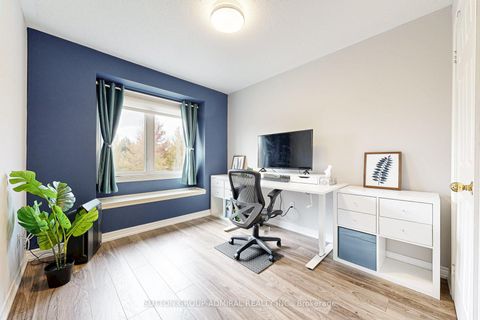 Photo 19 at 86 Autumn Hill Boulevard, Patterson, Vaughan