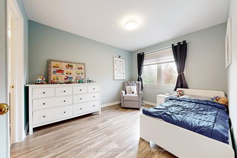 Photo 21 at 86 Autumn Hill Boulevard, Patterson, Vaughan