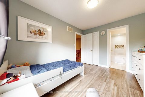 Photo 22 at 86 Autumn Hill Boulevard, Patterson, Vaughan