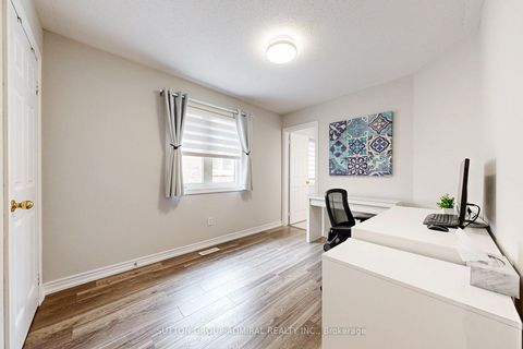 Photo 25 at 86 Autumn Hill Boulevard, Patterson, Vaughan