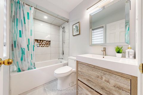 Photo 27 at 86 Autumn Hill Boulevard, Patterson, Vaughan