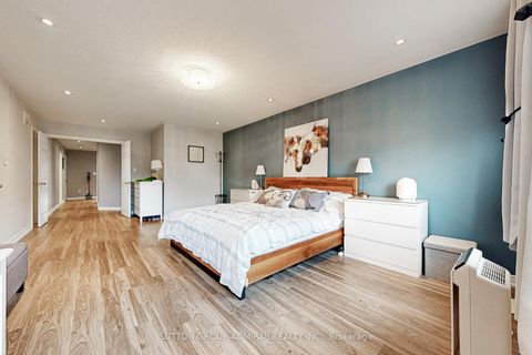 Photo 31 at 86 Autumn Hill Boulevard, Patterson, Vaughan