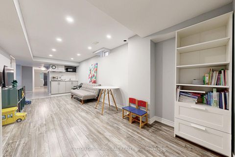 Photo 39 at 86 Autumn Hill Boulevard, Patterson, Vaughan