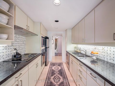 Photo 9 at 610 - 100 Lakeshore Road E, OO Old Oakville, Oakville