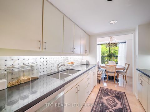 Photo 11 at 610 - 100 Lakeshore Road E, OO Old Oakville, Oakville