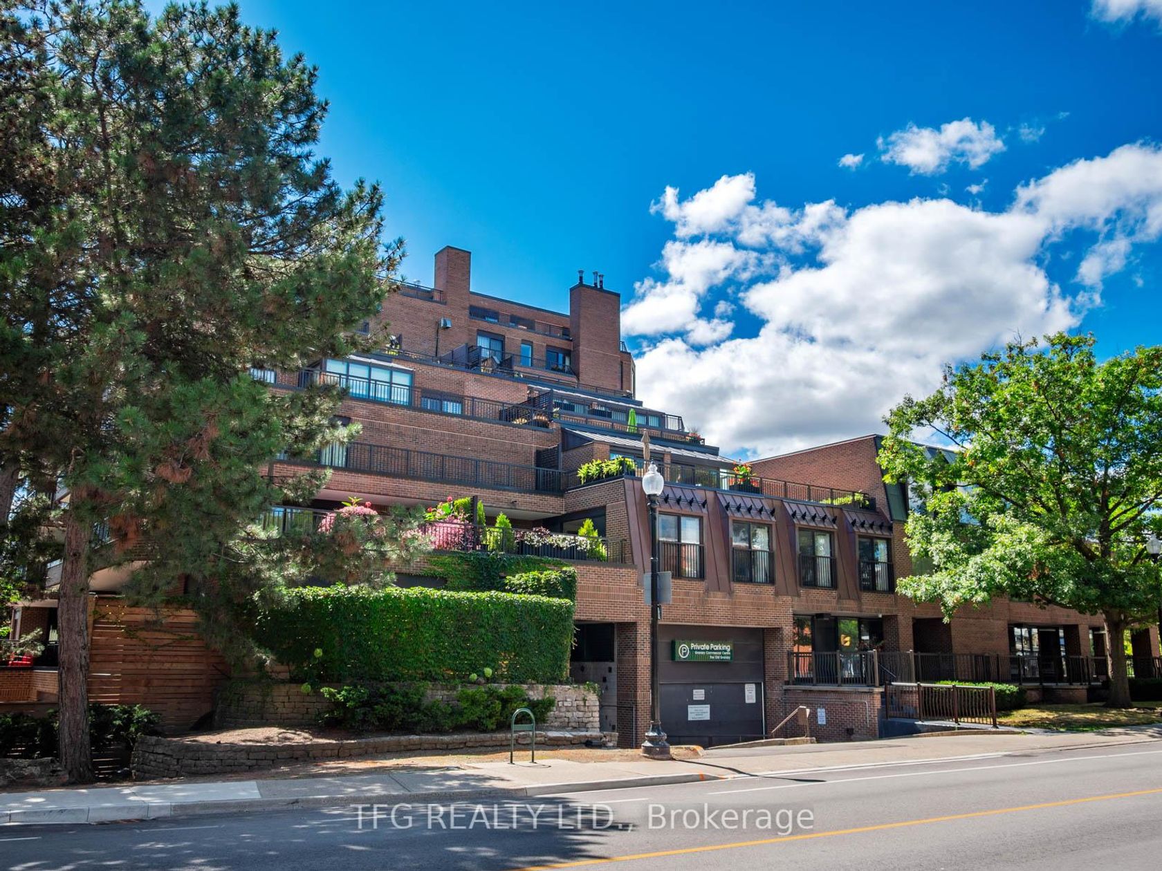 610 - 100 Lakeshore Road E, OO Old Oakville, Oakville 