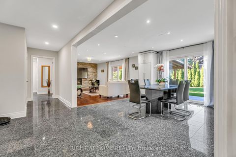 Photo 5 at 373 Firglen Ridge, Islington Woods, Vaughan