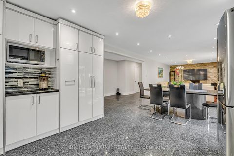 Photo 6 at 373 Firglen Ridge, Islington Woods, Vaughan