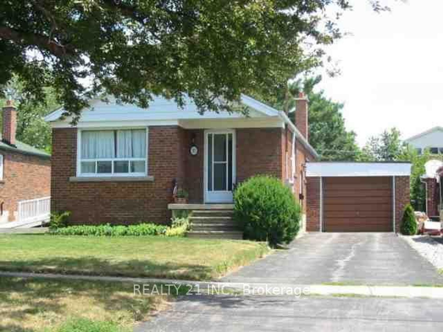 33 Vernadale Crescent, Birchmount, Toronto 