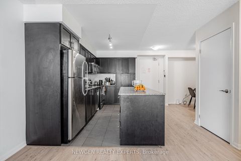 Photo 8 at 704 - 800 Lawrence Avenue W, Glen Park, Toronto Photo 8 at 704 - 800 Lawrence Avenue W, Glen Park, Toronto