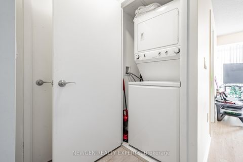 Photo 24 at 704 - 800 Lawrence Avenue W, Glen Park, Toronto