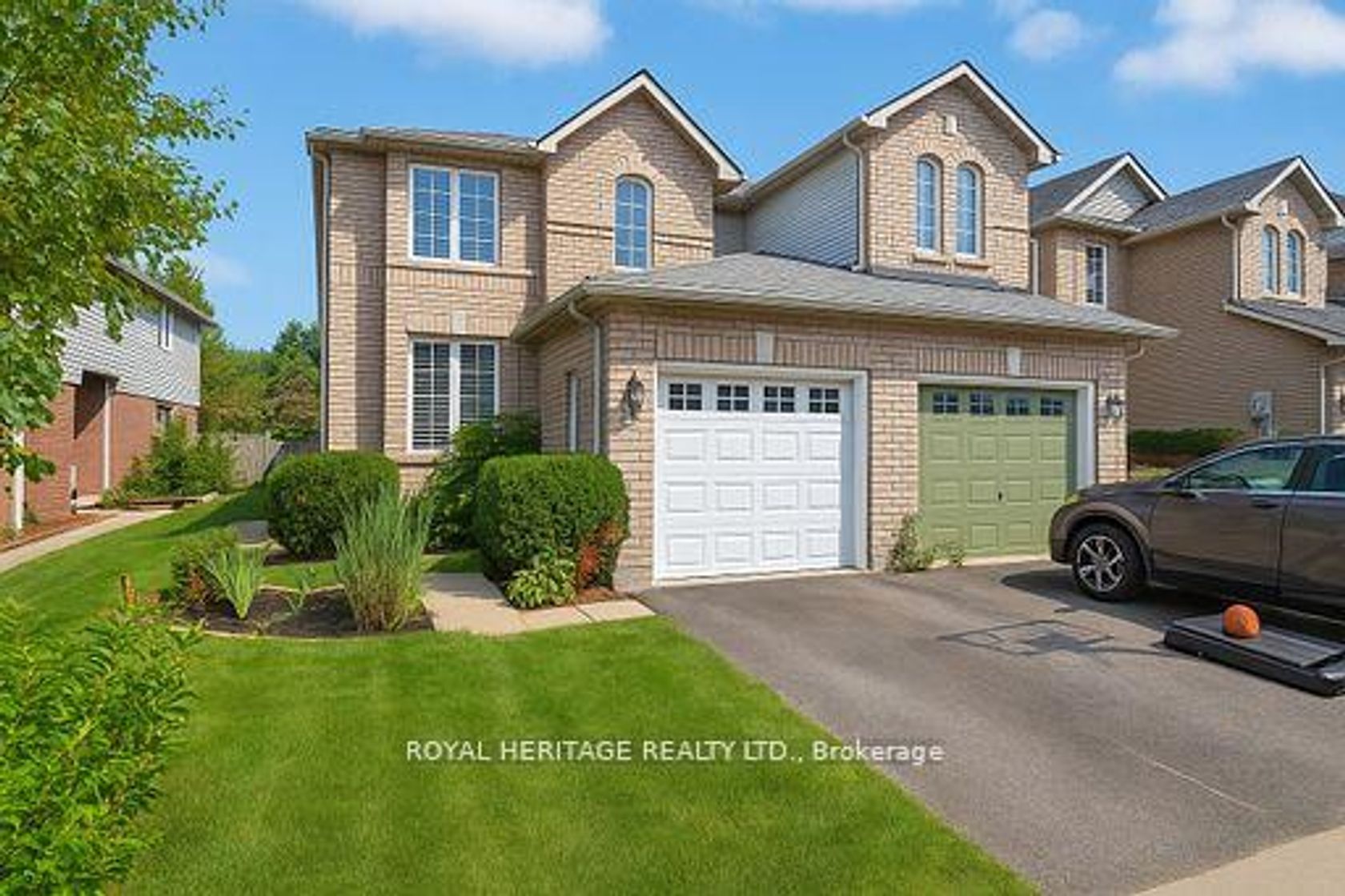 337 Ferndale Drive S, Ardagh, Barrie photo number 2 337 Ferndale Drive S, Ardagh, Barrie photo number 2