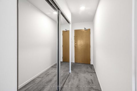 Photo 1 at 716 - 1001 Bay Street, Bay Street Corridor, Toronto