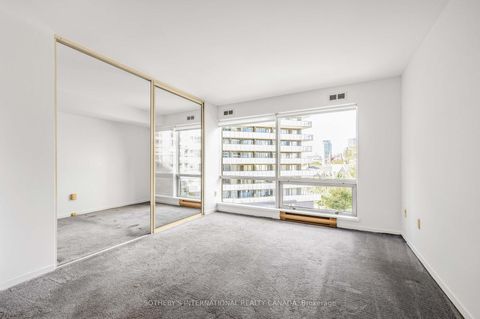 Photo 6 at 716 - 1001 Bay Street, Bay Street Corridor, Toronto