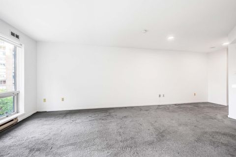 Photo 8 at 716 - 1001 Bay Street, Bay Street Corridor, Toronto