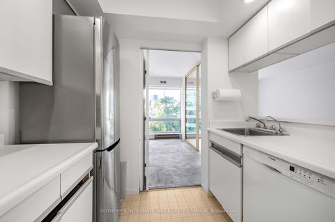 Photo 12 at 716 - 1001 Bay Street, Bay Street Corridor, Toronto