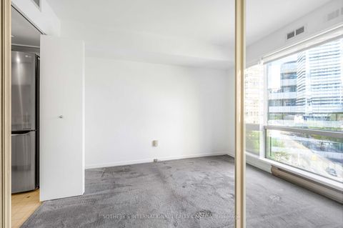 Photo 16 at 716 - 1001 Bay Street, Bay Street Corridor, Toronto